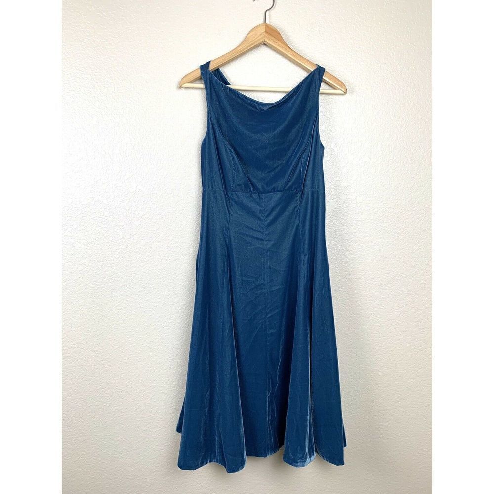 Gal Meets Glam Christine Velvet Twist Back Dress - Picture 2 of 7